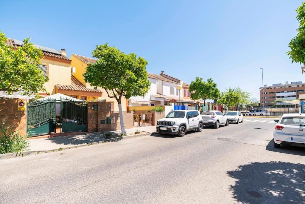 Cool Garden And Suite Mairena del Aljarafe Exterior foto